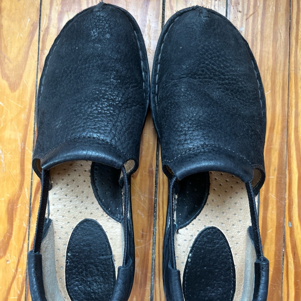 BORN Black Leather Slip-On Fisher Moccasin Shoes 7